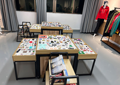 Woven Fabric Heat Transfer Patches With Printed Silicone Logos